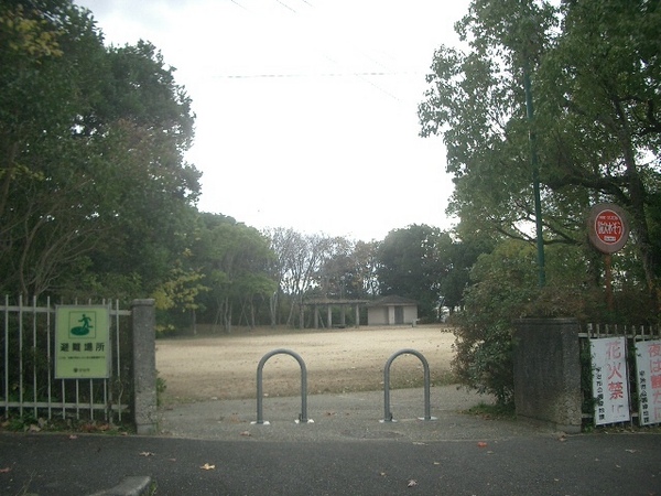 宇治市莵道籔里の土地(莵道公園)