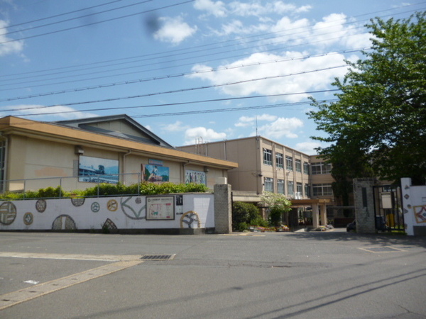 京都市山科区椥辻東浦町の中古一戸建て(京都市立山科中学校)