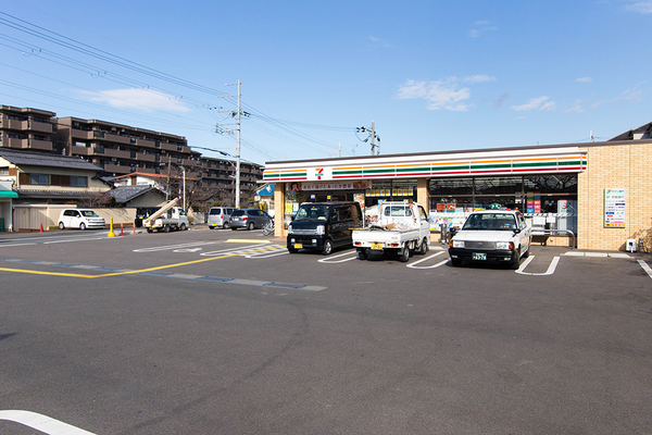 パデシオン宇治三室戸３番館(セブンイレブン宇治三室戸店)