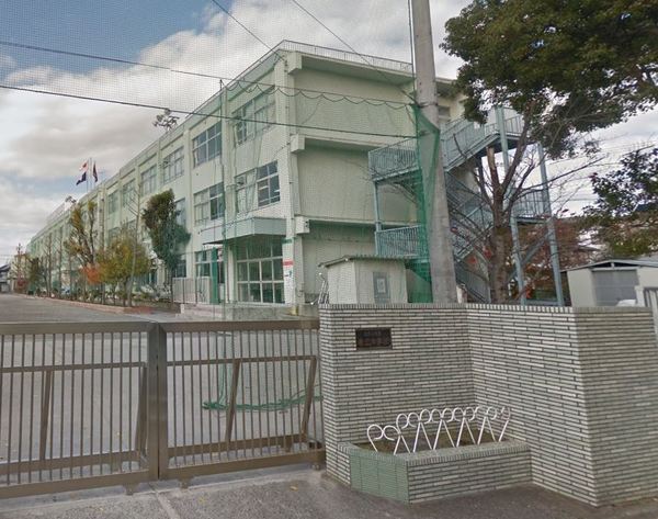 江戸川区春江町２丁目の新築一戸建(江戸川区立春江中学校)