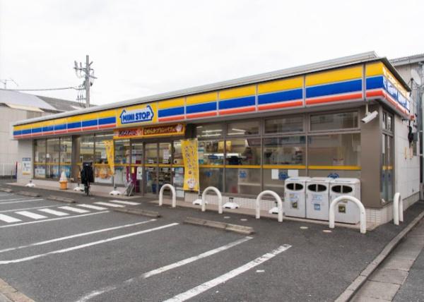 ファミール新小岩(ミニストップ江戸川中央3丁目店)