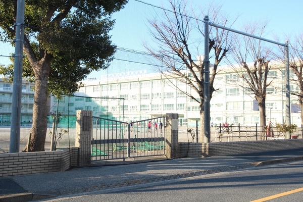 江戸川区松江２丁目の新築一戸建(江戸川区立松江第四中学校)