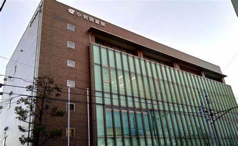 プラウドタワー小岩フロント(江戸川区立小岩図書館)