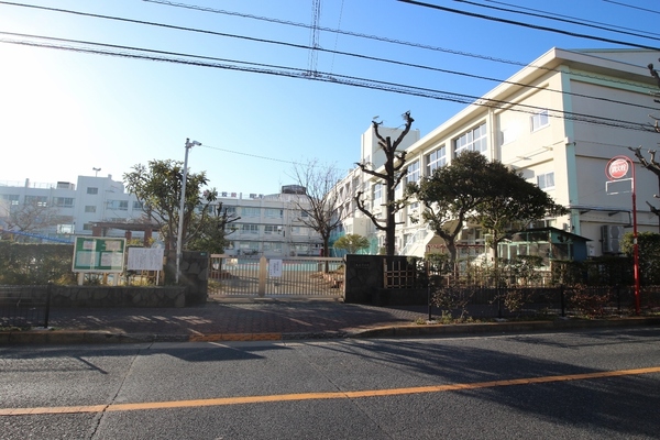 江戸川区中央２丁目の中古一戸建て(江戸川区立大杉小学校)