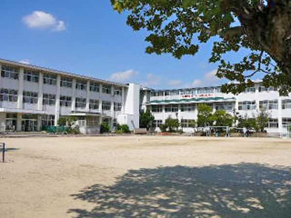 四條畷市清滝中町の土地(四條畷市立四條畷小学校)