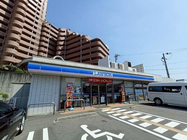 ランフォルセ寝屋川(ローソン寝屋川寝屋1丁目店)