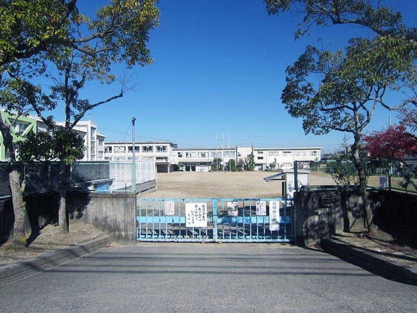 交野市星田９丁目の土地(交野市立星田小学校)
