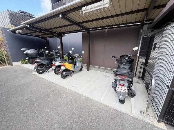 メイツ四条畷駅前