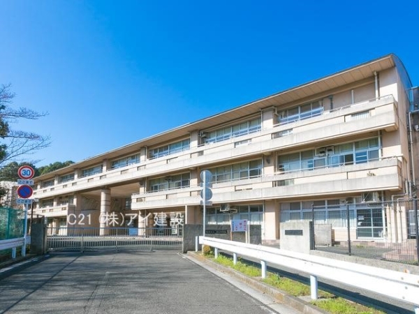 横浜市緑区台村町の中古一戸建て(横浜市立中山中学校)