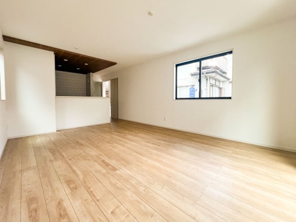 厚木市愛名　新築一戸建て