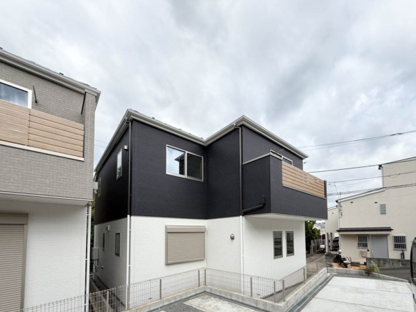 藤沢市白旗４丁目　新築一戸建て