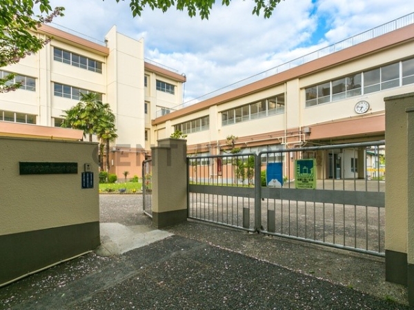 川崎市麻生区万福寺4丁目の中古一戸建て(川崎市立千代ヶ丘小学校)