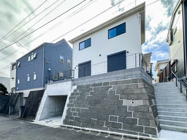 横浜市金沢区釜利谷西１丁目　新築一戸建て