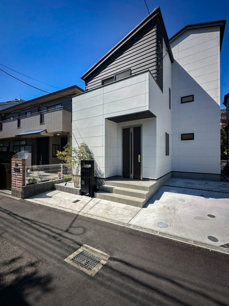 藤沢市片瀬３丁目　新築一戸建て