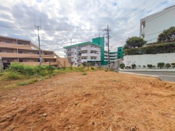 横浜市神奈川区西大口　新築一戸建て