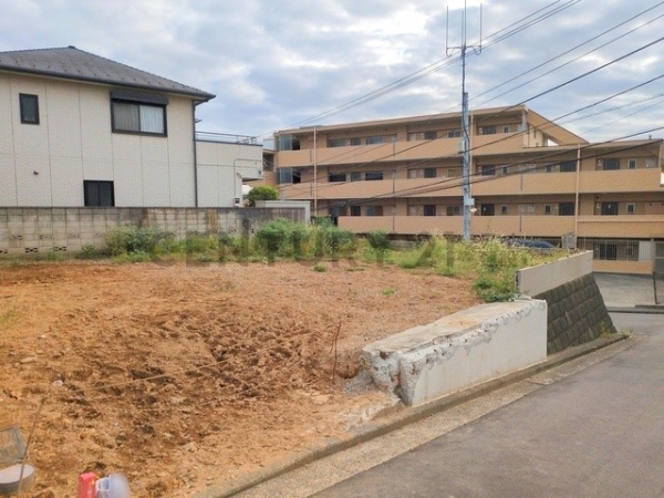 横浜市神奈川区西大口　新築一戸建て