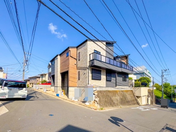 横浜市神奈川区西大口　新築一戸建て