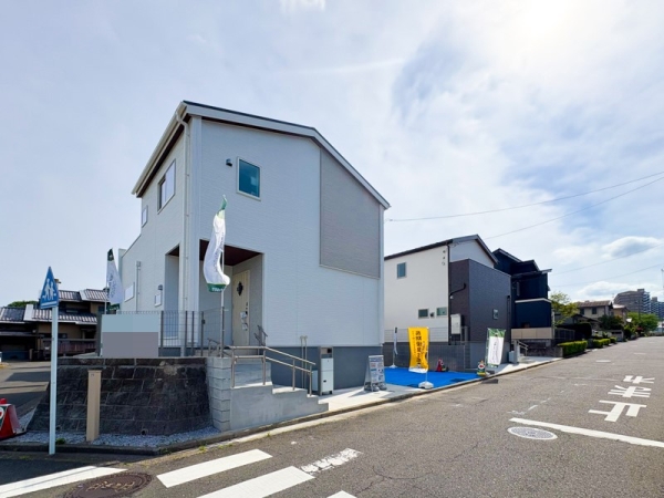 横浜市青葉区奈良２丁目　新築一戸建て