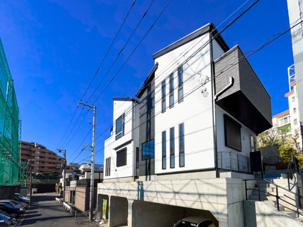 横浜市神奈川区沢渡　新築一戸建て