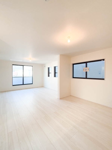 川崎市幸区古市場１丁目　新築一戸建て