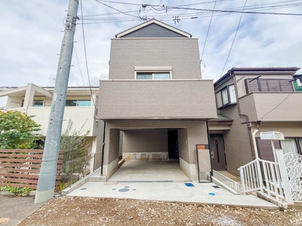 横浜市南区三春台　新築一戸建て