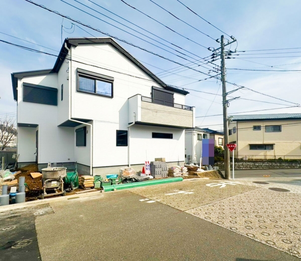 横浜市旭区白根８丁目　新築一戸建て