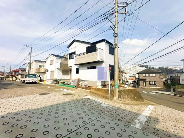 横浜市旭区白根８丁目　新築一戸建て