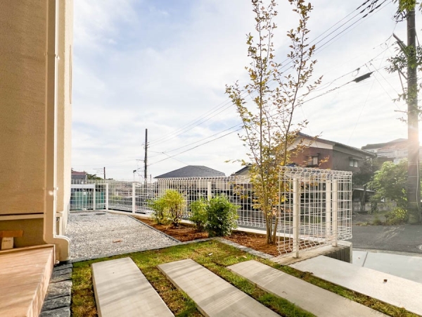 横浜市泉区新橋町 新築一戸建て(玄関)