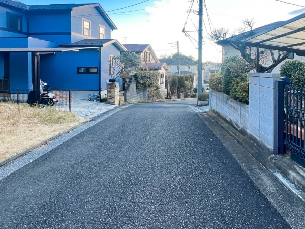 横浜市泉区新橋町 新築一戸建て(前面道路含む現地写真)