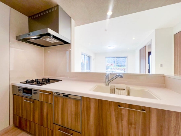 横浜市旭区白根７丁目　新築一戸建て