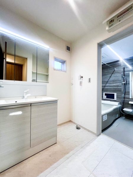 横浜市旭区白根７丁目　新築一戸建て