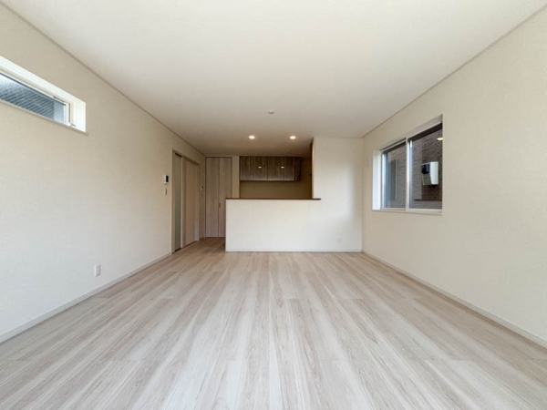 横浜市戸塚区戸塚町　新築一戸建て