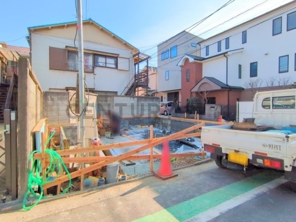 横浜市南区中里１丁目　新築一戸建て