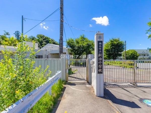 横浜市金沢区富岡西5丁目 新築一戸建て(横浜市立新治小学校)