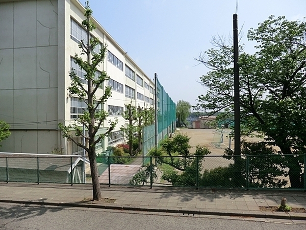 町田市金井1丁目 新築一戸建て(町田市立薬師中学校)