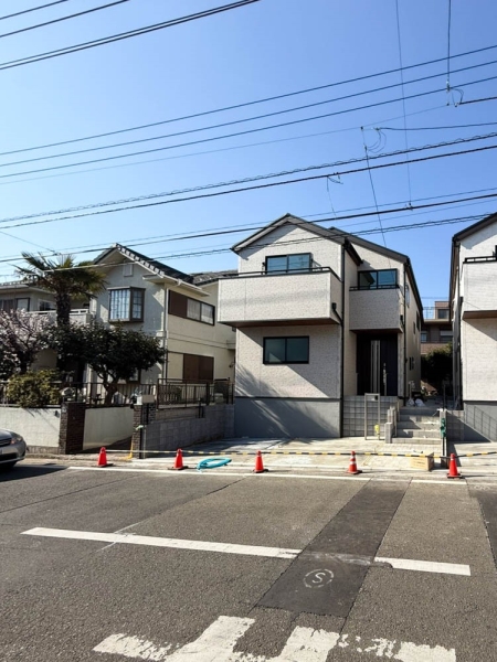 横浜市旭区白根６丁目　新築一戸建て
