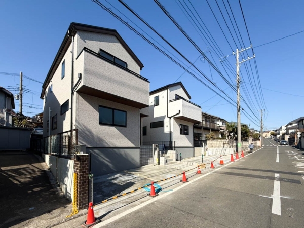 横浜市旭区白根６丁目　新築一戸建て