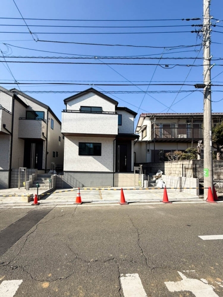 横浜市旭区白根６丁目　新築一戸建て