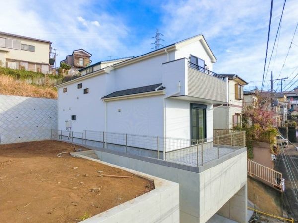 横浜市泉区白百合１丁目　新築一戸建て