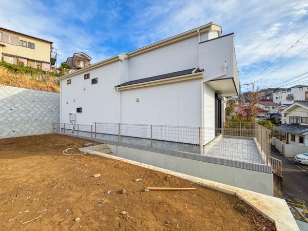 横浜市泉区白百合１丁目　新築一戸建て