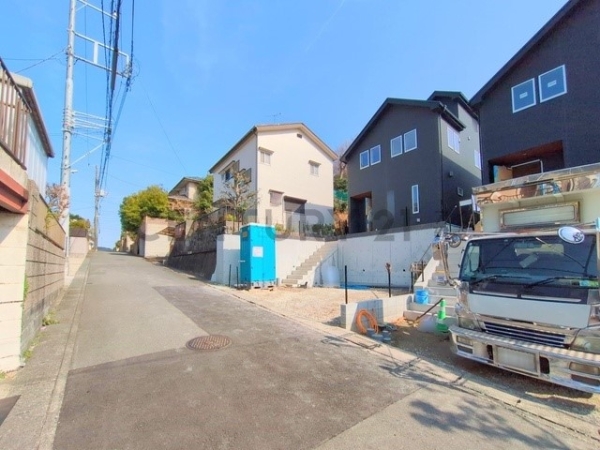 横浜市港南区芹が谷４丁目　新築一戸建て