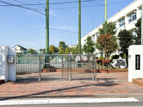 横浜市旭区白根５丁目の中古一戸建て(鶴ヶ峰中学校)