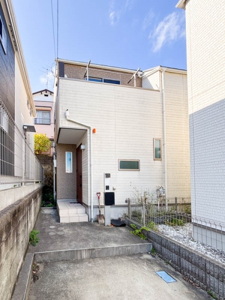 横浜市旭区白根５丁目　中古一戸建て