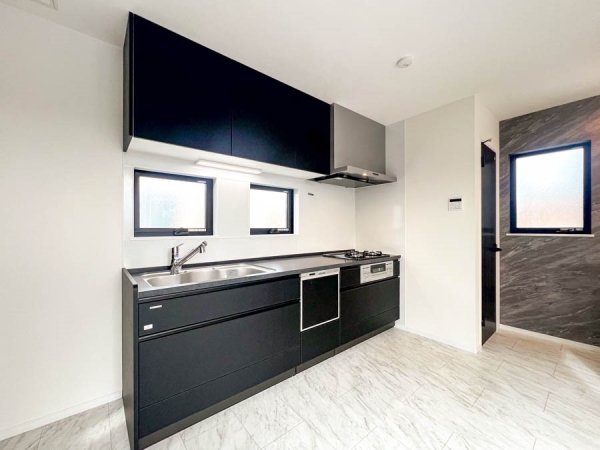 藤沢市鵠沼橘２丁目　新築一戸建て