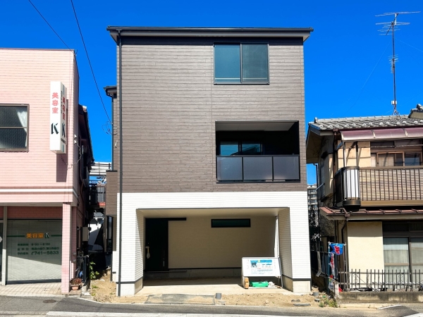 横浜市南区別所５丁目　新築一戸建て