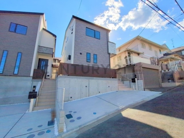 横浜市青葉区榎が丘　新築一戸建て