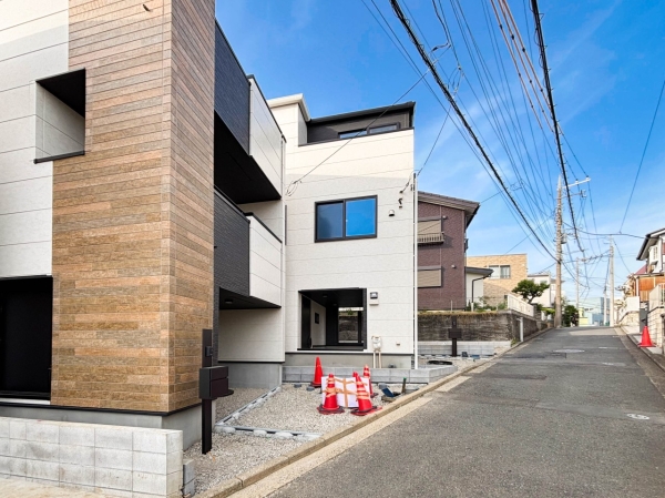 横浜市神奈川区栗田谷　新築一戸建て