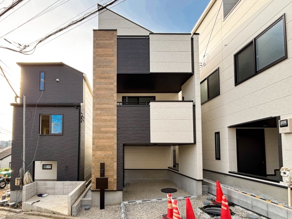 横浜市神奈川区栗田谷　新築一戸建て