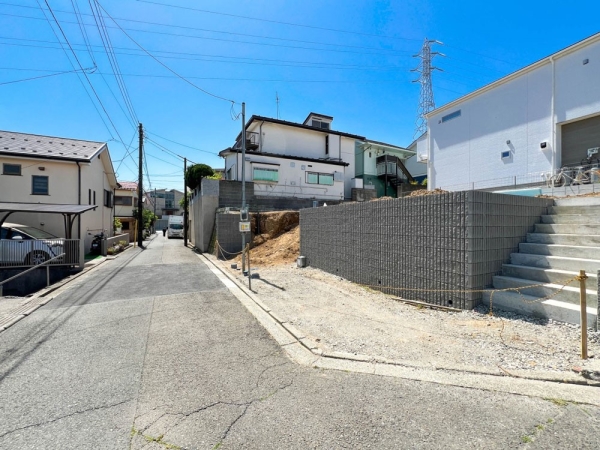横浜市南区中里４丁目　新築一戸建て