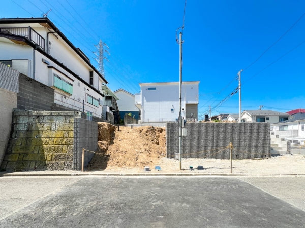 横浜市南区中里４丁目　新築一戸建て